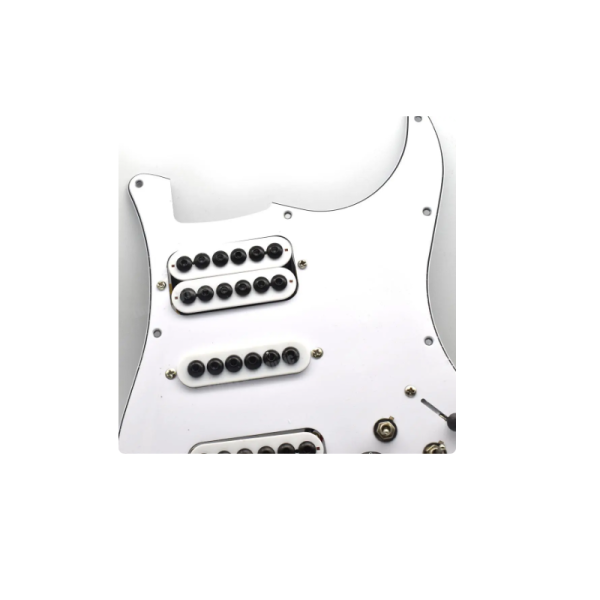 Battipenna Stratocaster HSH Invader Precablato, configurazione completa per trasformare la propria chitarra Stratocaster. Grazie a questo setup precablato con pickups Invader è possibile ottenere una timbrica moderna adatta per i generi musicali più Heavy!